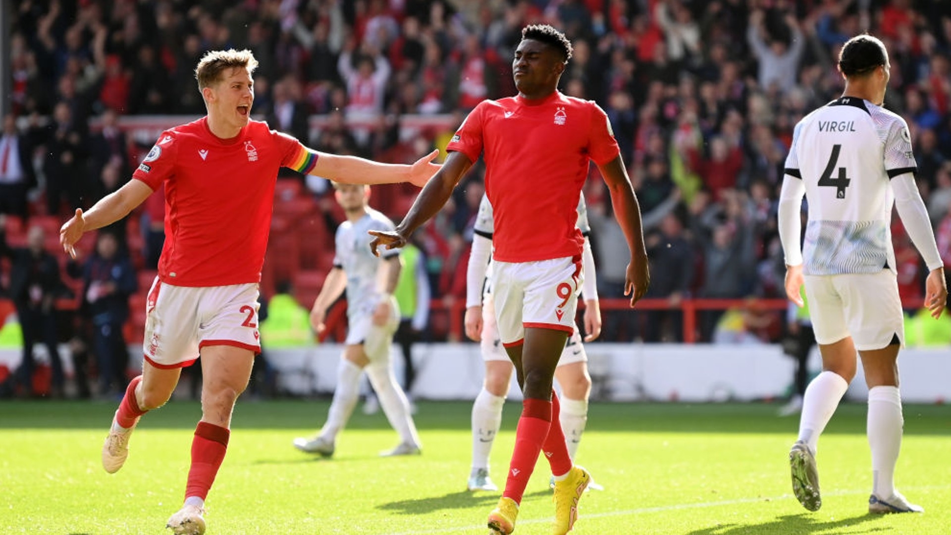 斬獲英超冠 斬獲英超冠